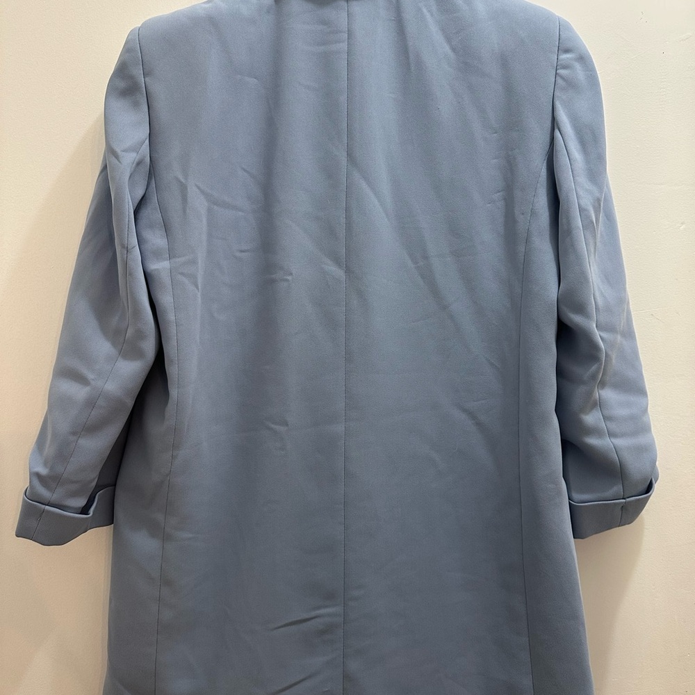 New Zara blazer with rolled up sleeves - Picture 3 of 3
